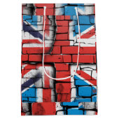 Britse vlag Graffiti Kunst op een bakstenen muur Medium Cadeauzakje (Achterkant)