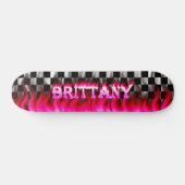 Brittany skateboard roze vuur en vlammen ontwerp. (Horizontaal)