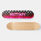 Brittany skateboard roze vuur en vlammen ontwerp. (Horizontaal)