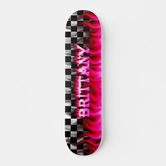 Brittany skateboard roze vuur en vlammen ontwerp. (Voorkant)