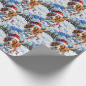 Brittany Spaniel Dog Pointing at Christmas Candy Cadeaupapier (Hoek)