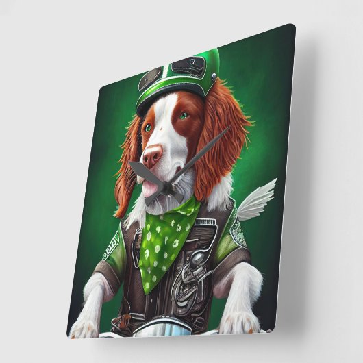 Brittany Spaniel fiets St. Patrick's Day Vierkante Klok (Hoek)