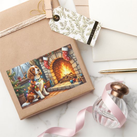 Brittany Spaniel Fireplace with Christmas Lights Rechthoekige Sticker (Geschenken)