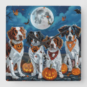 Brittany Spaniel Halloween Spooky Vierkante Klok (Voorkant)