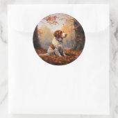 Brittany Spaniel in herfstbladeren val inspireert Ronde Sticker (Tas)