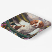 Brittany Spaniel op een peddel: Een Schilderachtig Papieren Bordje (Gebogen)