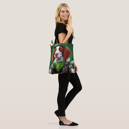 Brittany Spaniel rijdt fiets St. Patrick's Day Tote Bag (Op model)