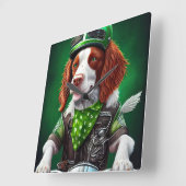 Brittany Spaniel rijdt fiets St. Patrick's Day Vierkante Klok (Hoek)