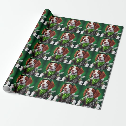 Brittany Spaniel rijdt op fiets St. Patrick's Day Cadeaupapier (Uitgerold)