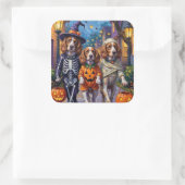 Brittany Spaniel Trick-or-Treating in Halloween Vierkante Sticker (Tas)