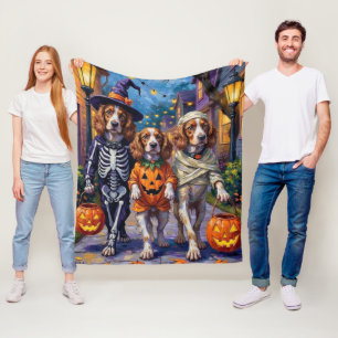 Brittany Spaniel Trick-or-Treating met Halloween Fleece Deken