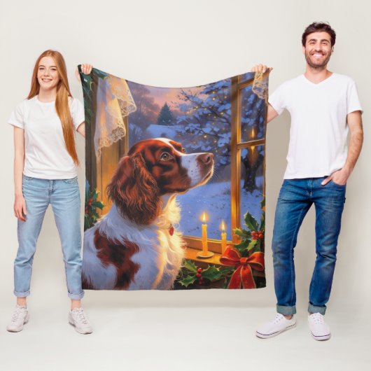 Brittany Spaniel with Christmas Lights Holiday Fleece Deken (In situ)