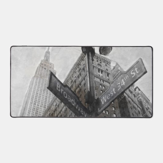 Broadway NYC Desk Mat – Zwart en wit New York (Voorkant)