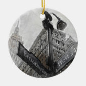 Broadway Street Sign Ornament – Waterverf NYC (Voorkant)