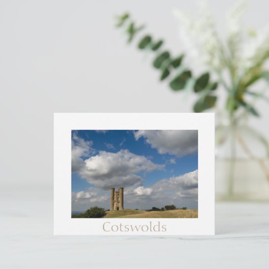 Broadway Tower, Cotswgets briefkaart witte wolken (Staand voorkant)