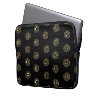 broche laptop sleeve