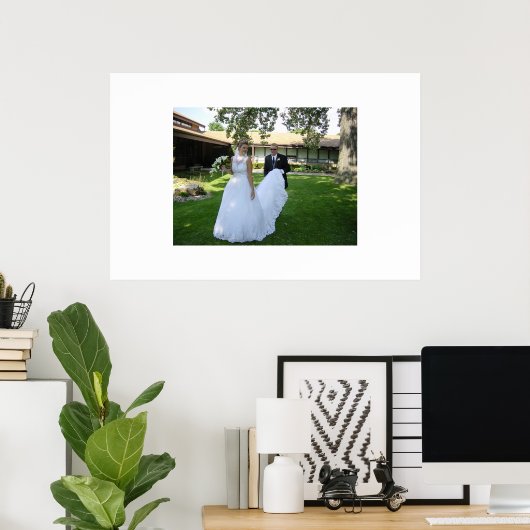 Broeder Holding Gown Poster (Thuiskantoor)