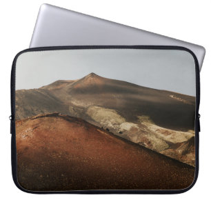 BROEIEN EN WITTE MOUNTAIN ONDER WITTE KLEUTEN TIJD LAPTOP SLEEVE