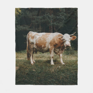 BROEIENDE EN WITGEKOCHTE KOE FLEECE DEKEN