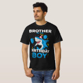 Broer Bro van de Birthday Boy Shark Ocean Matchi T-shirt (Voorkant volledig)