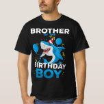 Broer Bro van de Birthday Boy Shark Ocean Matchi T-shirt<br><div class="desc">Hopelijk vind je het w10 269</div>