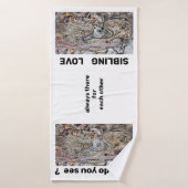 Broer en zus houden van badhanddoek (Badhanddoek)