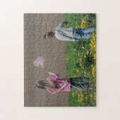 Broer en zus in de zomerdag. legpuzzel (Verticaal)