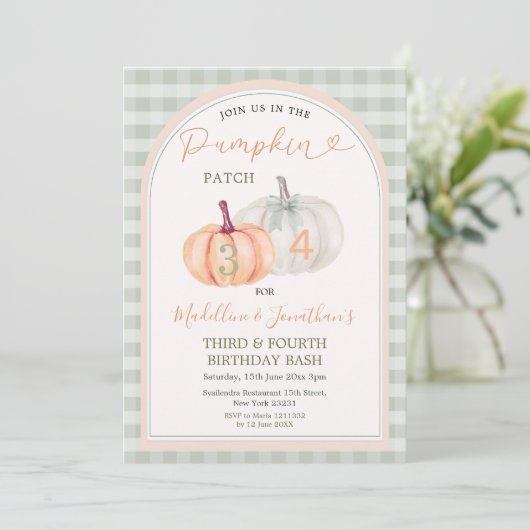 Broer en zus Pumpkin Patch Gingham Verjaardag Kaart (Staand voorkant)