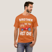 Broer van de Fast One Verjaardag 1e Race Matching T-shirt (Voorkant volledig)