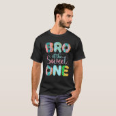 Broer van de Sweet One Brother Donuts Family Match T-shirt (Voorkant volledig)