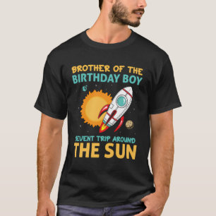 Broer van de verjaardag jongen zevende reis rond d t-shirt