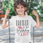 Broer van het Eigen vierkant van het meisje van de T-shirt<br><div class="desc">Op zoek naar een verjaardagscadeau dat je feest compleet maakt? Kijk niet verder dan de shirten van onze verjaardagsbemanning. Deze stijlvolle t - shirts zijn perfect voor elke dag van het verjaardagsfeest. Onze overeenkomende shirten zijn een groot geschenk voor je vrienden en familie, en kunnen samen worden gedragen als een...</div>