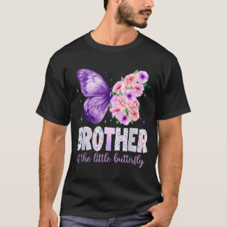 Broer van het kleine vlindermeisje dat haar 1e ver t-shirt