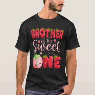 Broer van het lieve 1e verjaardagsmeisje Strawbe T-shirt