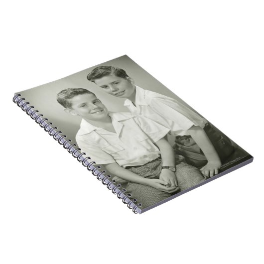 Broers in Studio Notitieboek (Rechterzijde)