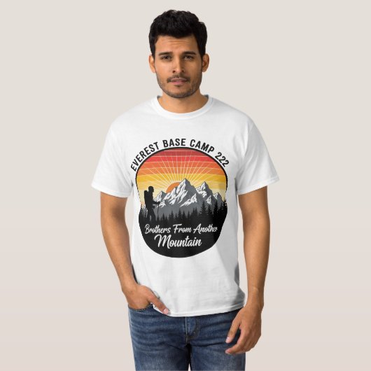Broers van een andere berg Everest wandelen T-shirt (Voorkant volledig)