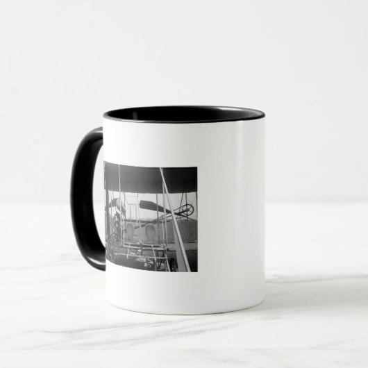 Broers-vliegtuig met piloot en mok (Voorkant links)