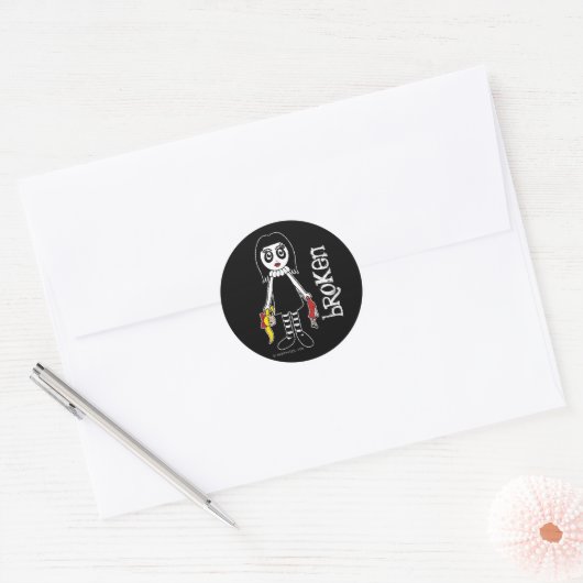 Broken Goth Doll Ronde Sticker (Envelop)