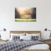 Brokstukken vliegen net na deze heftige tornado-ve canvas afdruk (Insitu (Slaapkamer))