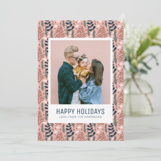 Bron: Bron: Whimsical Scandi Pink Foliage Pattern Feestdagenkaart (Staand voorkant)