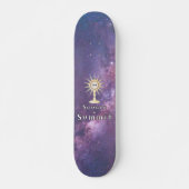 Bron en Top: het Heilige Eucharistische Skateboard (Voorkant)