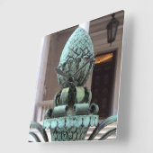 Bronze Pineapple Clock Keeps Hospitality Time Vierkante Klok (Hoek)