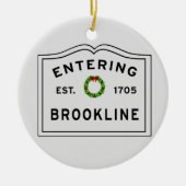 Brookline, MA Holiday Wreath Ceramic Ornament (Voorkant)