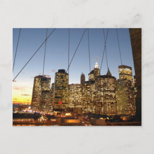 Brooklyn Bridge bij schemer met skyline van Manhat Briefkaart