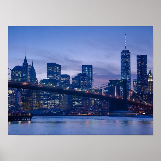 Brooklyn Bridge bij schemer Poster (Voorkant)