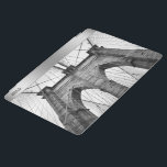 Brooklyn Bridge Closeup iPad Cover<br><div class="desc">Rol zwart-wit Brooklyn bridge,  architecturaal detail,  zwart-witfoto</div>