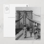 Brooklyn Bridge Crossing Briefkaart (Voorkant / Achterkant)