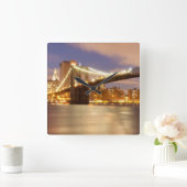 Brooklyn Bridge en Manhattan bij nacht. Vierkante Klok (Huis)