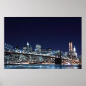 Brooklyn Bridge en Manhattan Skyline 's nachts Poster (Voorkant)