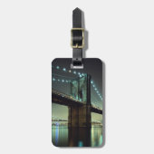 Brooklyn Bridge in de nacht van Manhattan Bridge Bagagelabel (Voorkant verticaal)